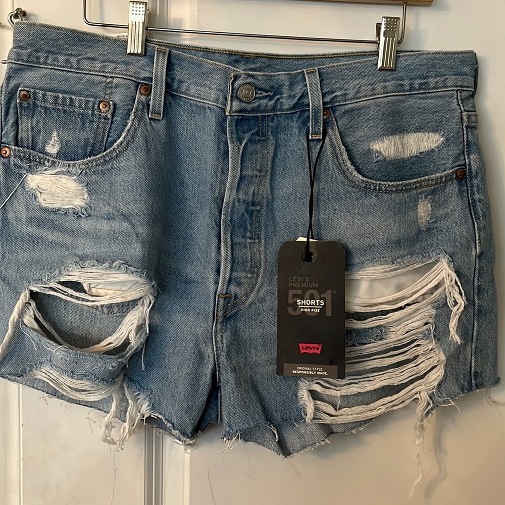 Womens Levi 501 distressed jean shorts Brand new with tags!!